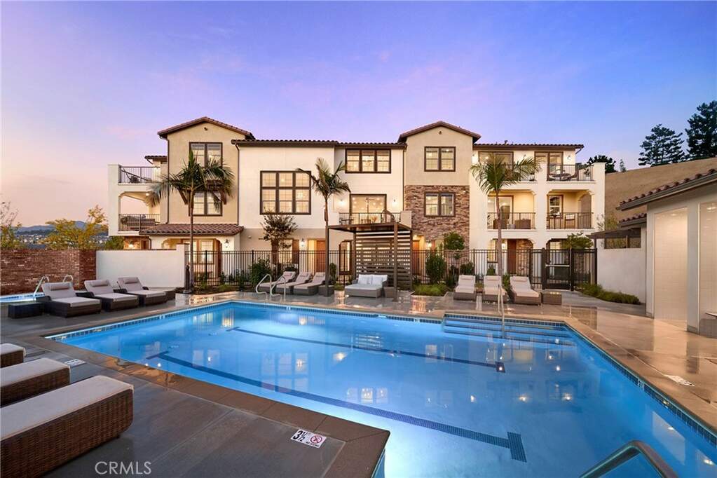 205 Niebla Lane, Mission Viejo, CA 92692