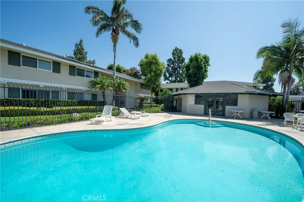 2013 Oxford Avenue #4, Fullerton, CA 92831