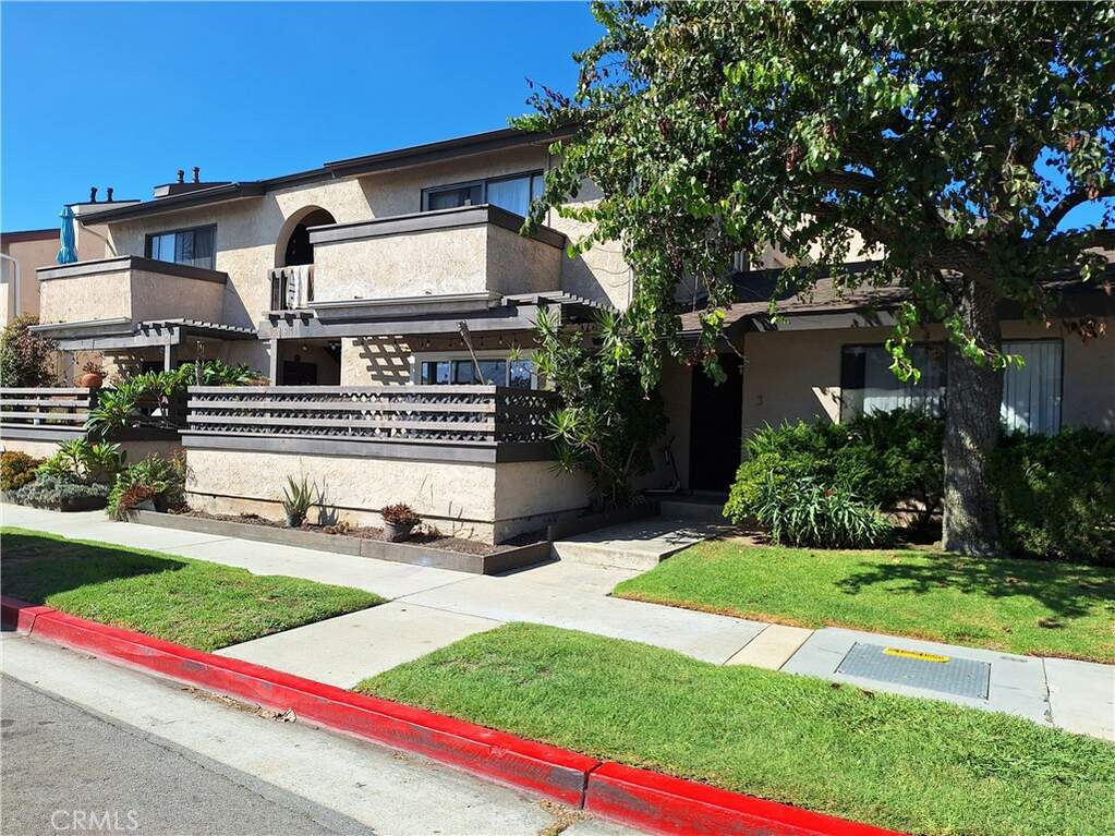 8101 Constantine Dr., Huntington Beach, CA 92646
