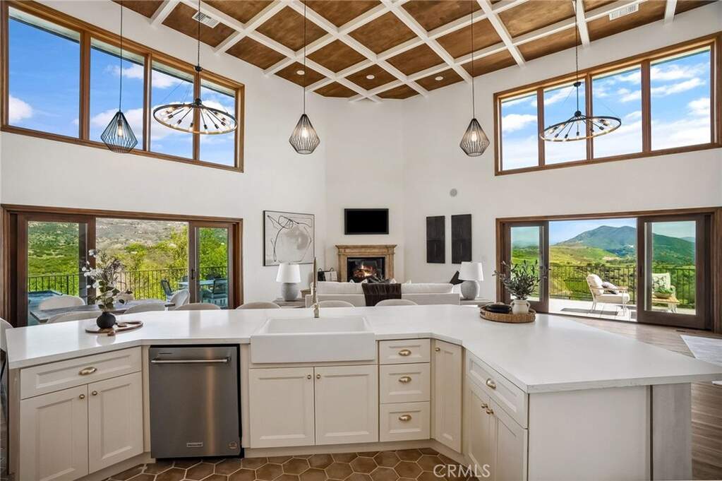 4385 Rainbow Vista Drive, Fallbrook, CA 92028