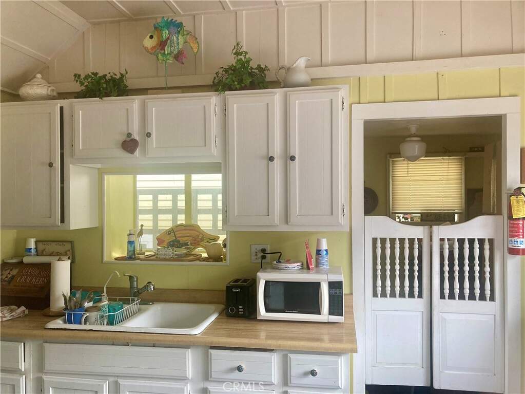 320 Metropole Avenue #C, Avalon, CA 90704