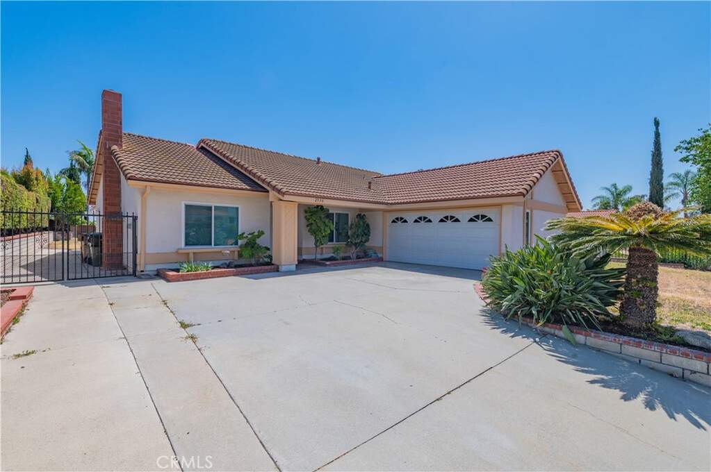 2536 Greenhill Dr