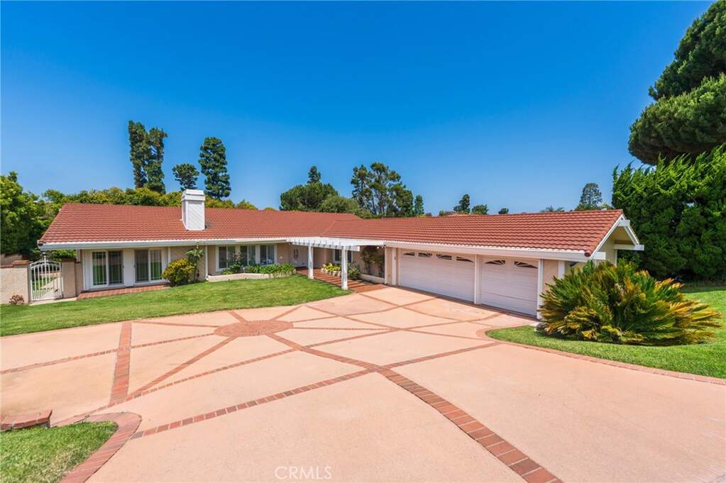 30243 Avenida Selecta