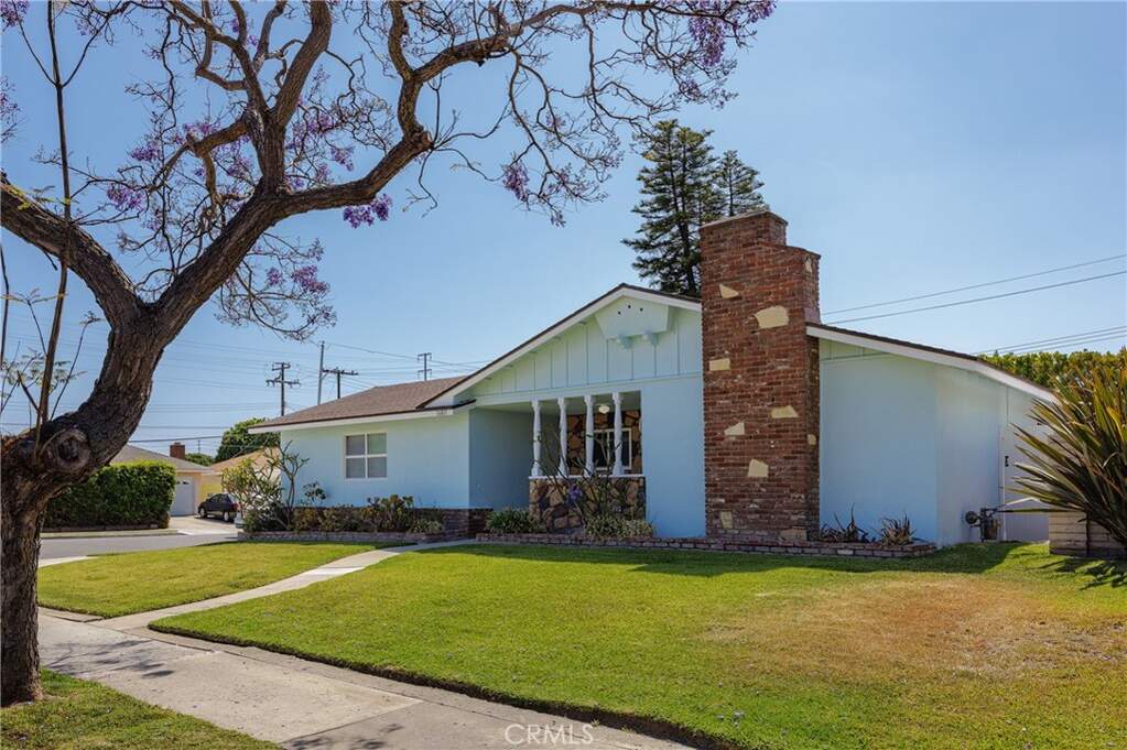 16811 Newland Street, Huntington Beach, CA 92647