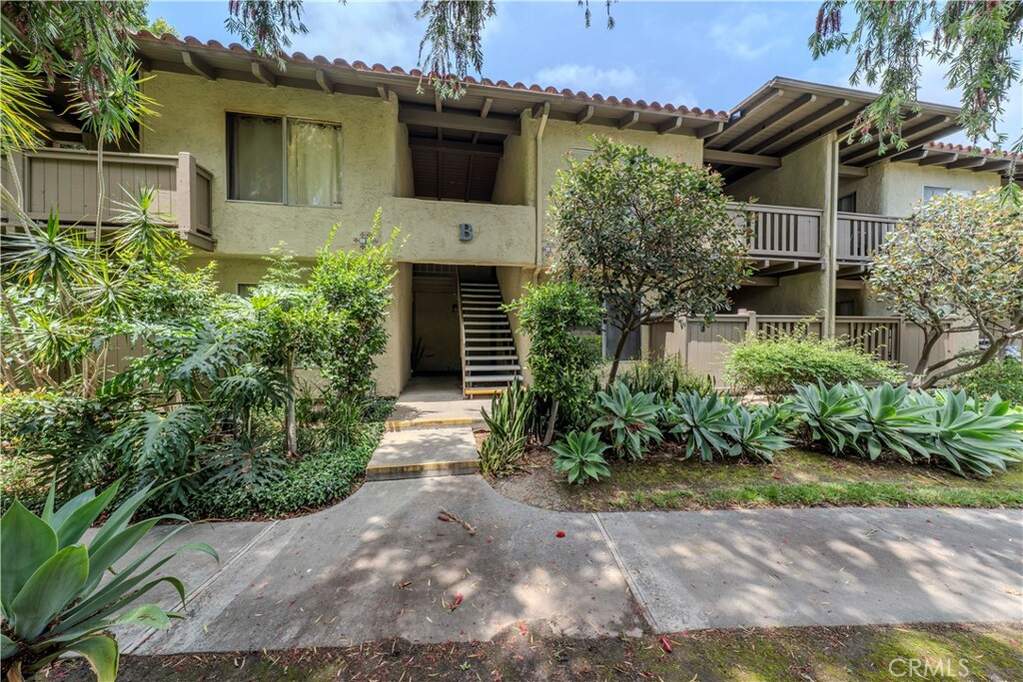 1345 Cabrillo Park Drive #B12, Santa Ana, CA 92701