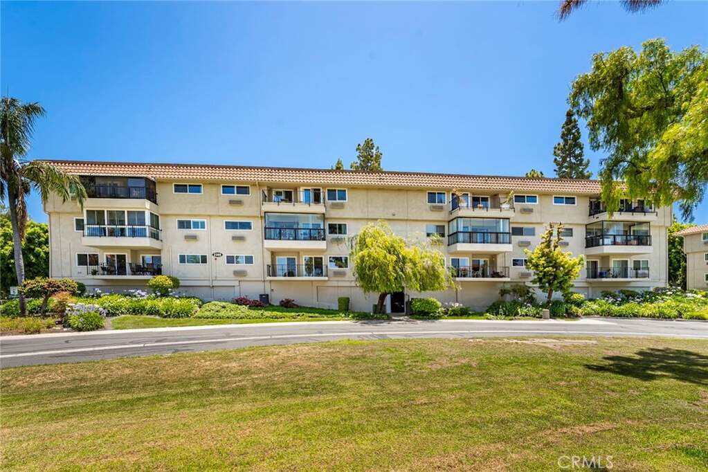 2385 Via Mariposa #1F, Laguna Woods, CA 92637