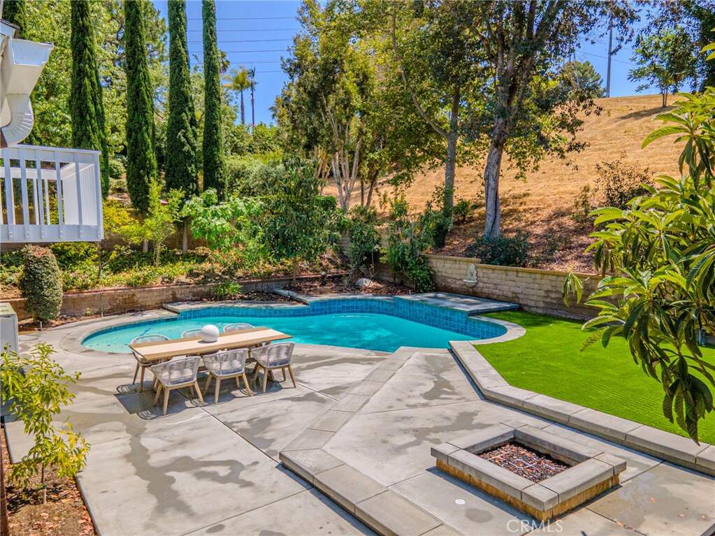 25551 El Capitan, Laguna Hills, CA 92653