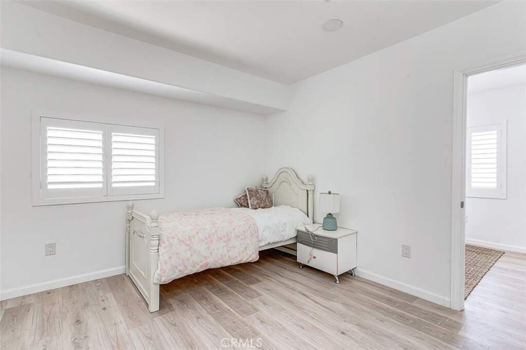715 S Norton Avenue, Los Angeles, CA 90005