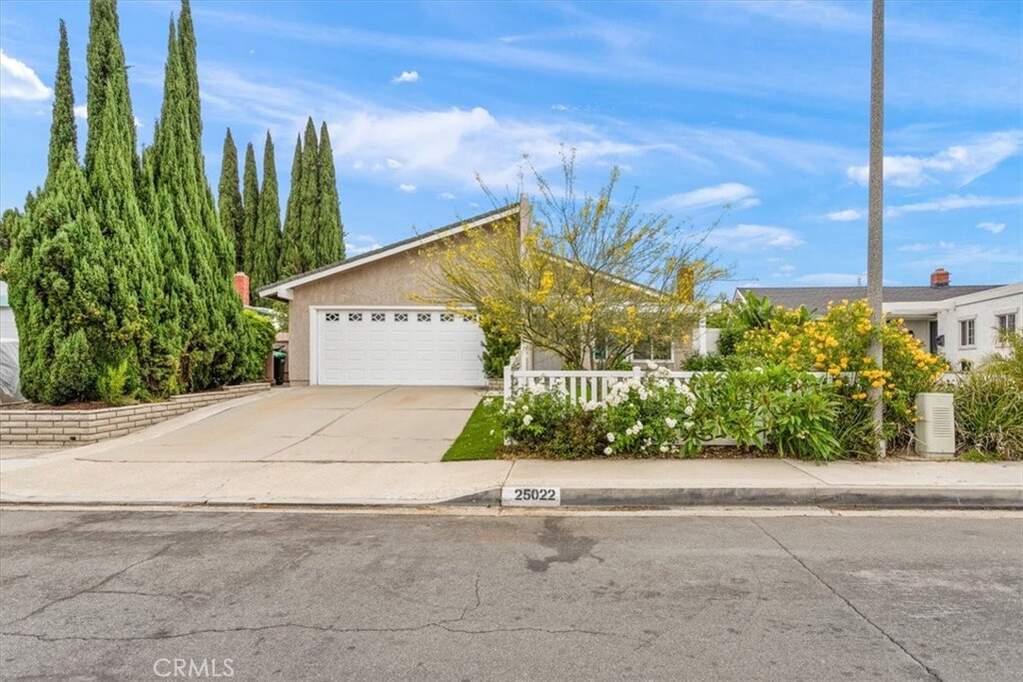 25022 La Suen Road, Laguna Hills, CA 92653