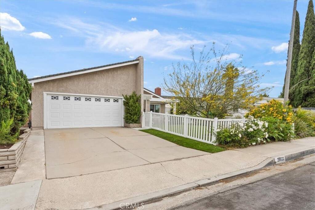 25022 La Suen Road, Laguna Hills, CA 92653