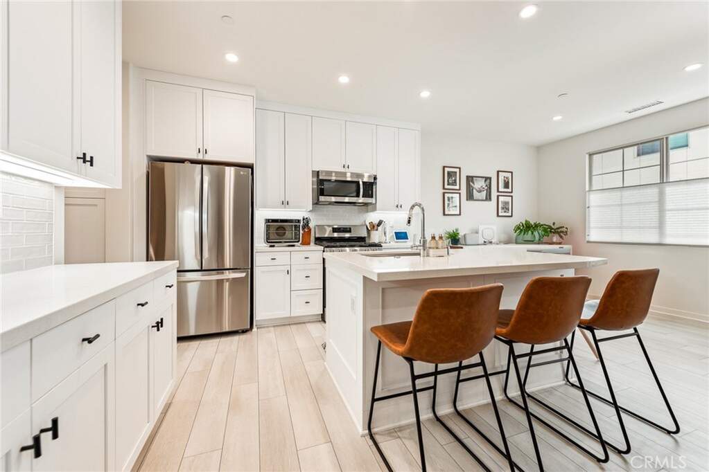 304 Floral Vw, Irvine, CA 92618