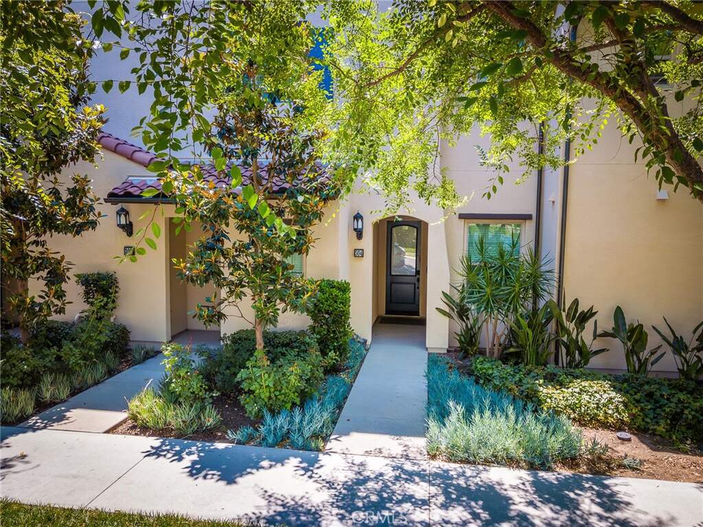 304 Floral Vw, Irvine, CA 92618
