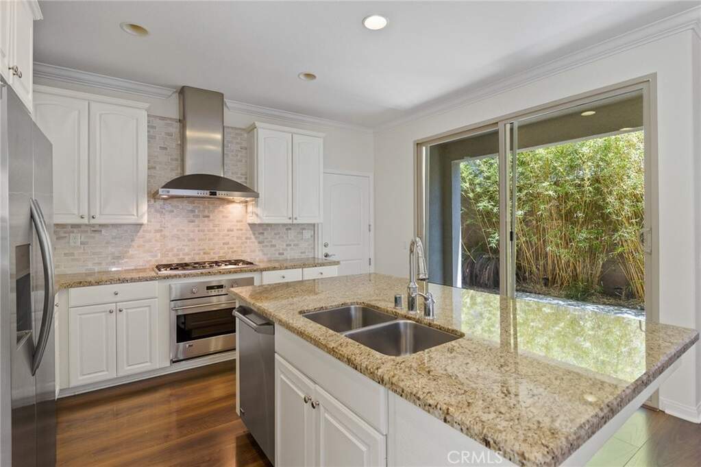 142 Yellow, Irvine, CA 92618
