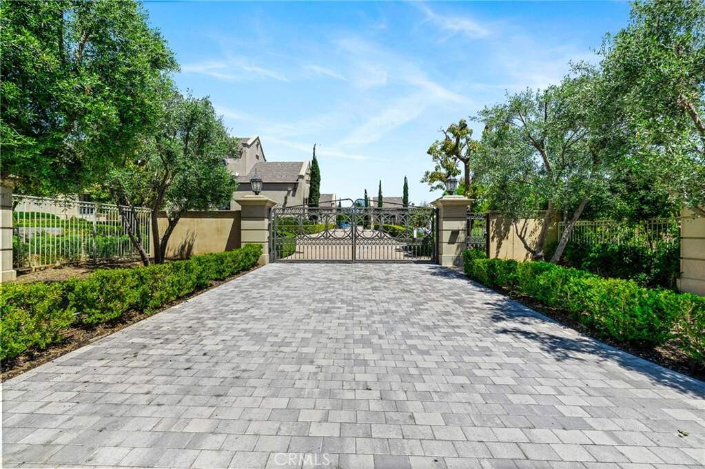 18 Dovetail Lane, Bradbury, CA 91008