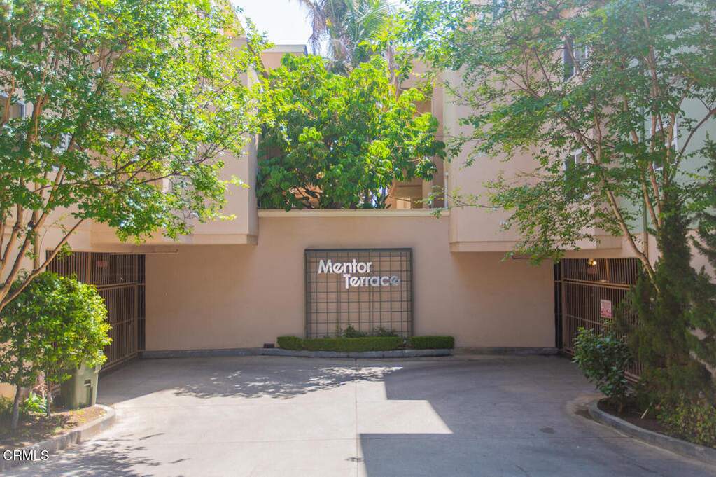 130 S Mentor Avenue #205, Pasadena, CA 91106