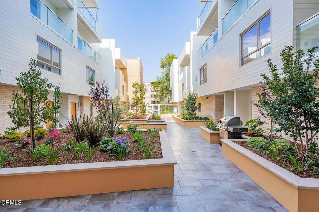 137 S Wilson Avenue #202, Pasadena, CA 91106