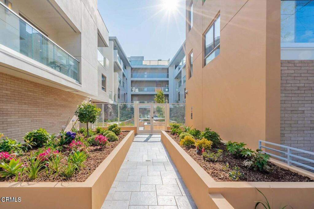 137 S Wilson Avenue #202, Pasadena, CA 91106