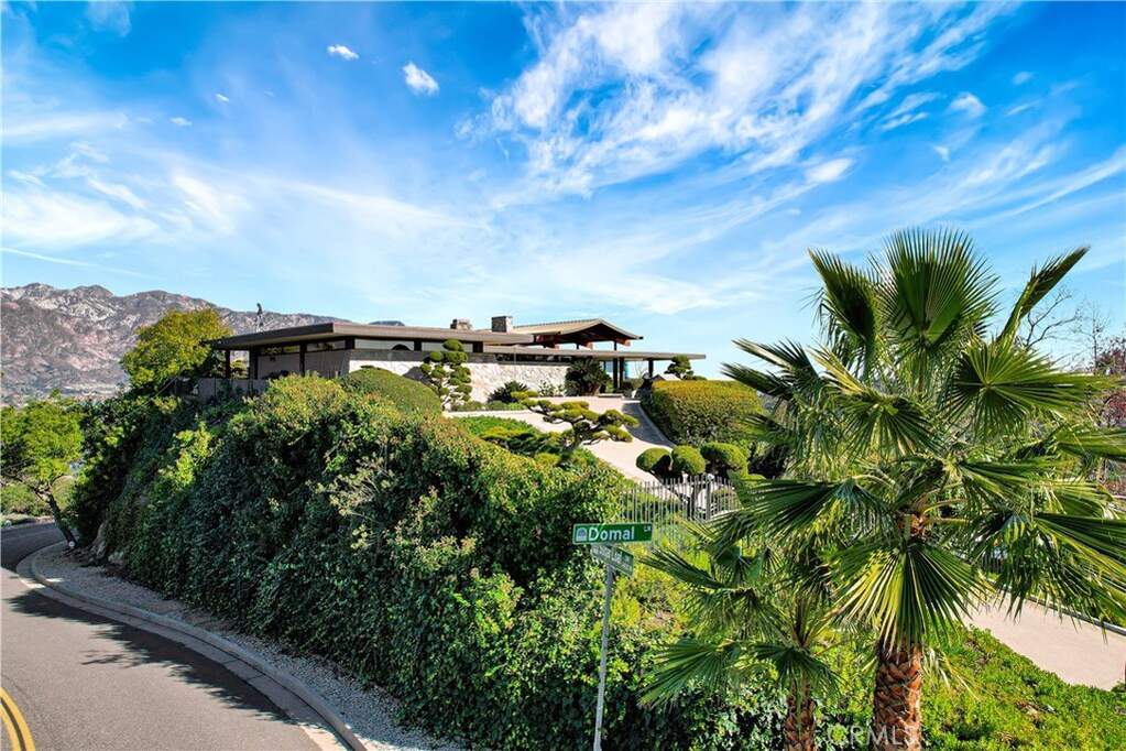 3820 Domal Lane, La Canada Flintridge, CA 91011