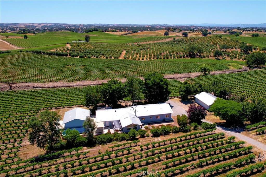 4540 E Highway 41, Paso Robles, CA 93446