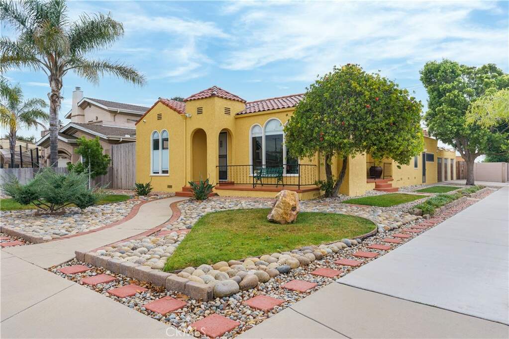700 E Cypress Street, Santa Maria, CA 93454 | MLS# PI24001849 ...