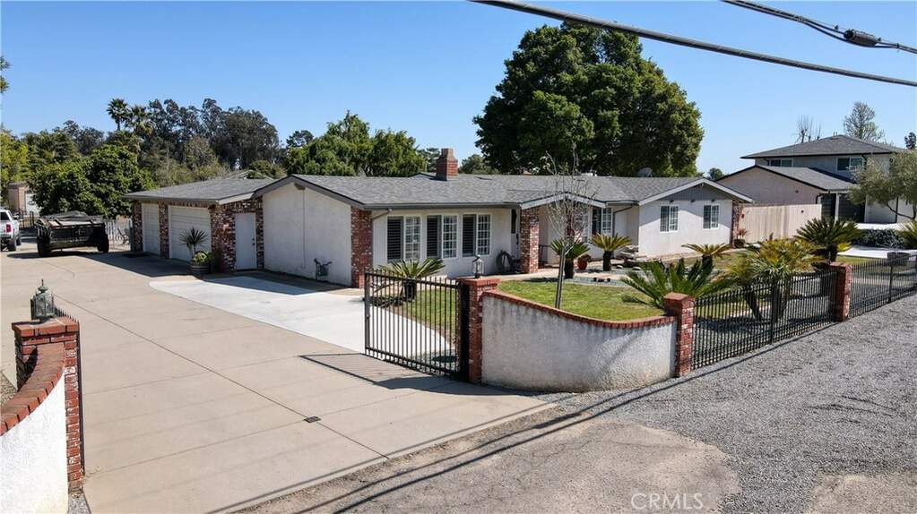 1427 W Tefft Street, Nipomo, CA 93444 MLS PI24077546 Christie's
