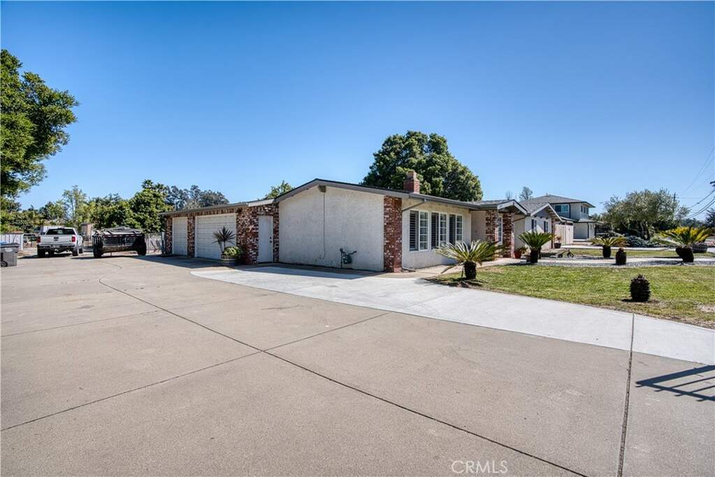 1427 W Tefft Street, Nipomo, CA 93444 MLS PI24077546 Christie's