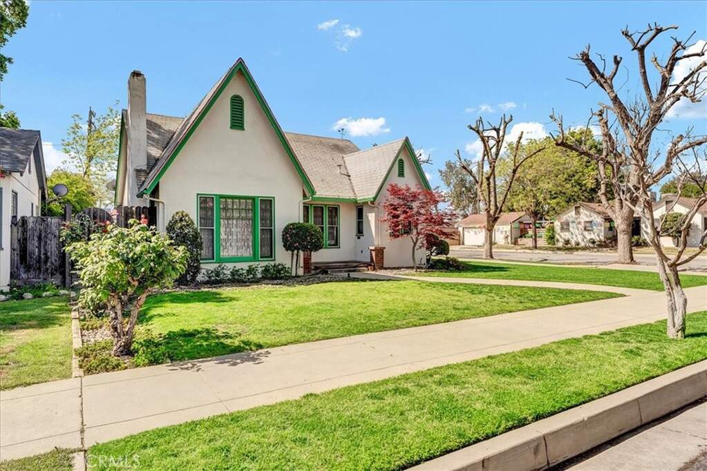 615 W Myrtle Avenue, Visalia, CA 93277