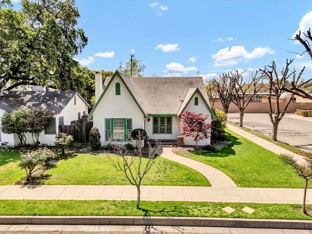 615 W Myrtle Avenue, Visalia, CA 93277