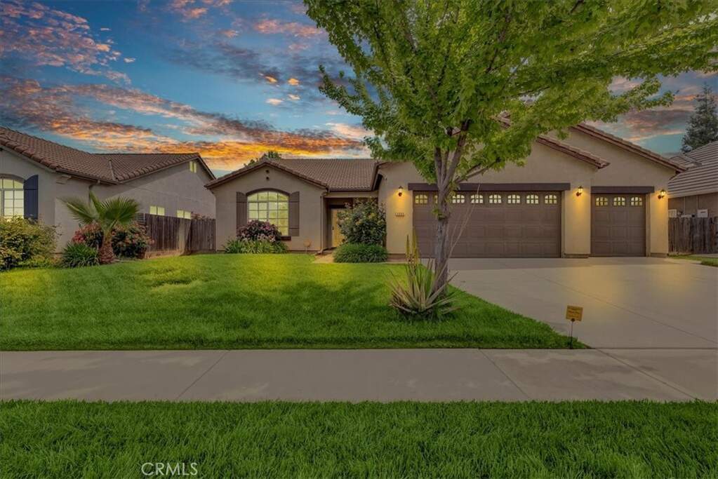 3000 S Arkle Street, Visalia, CA 93292