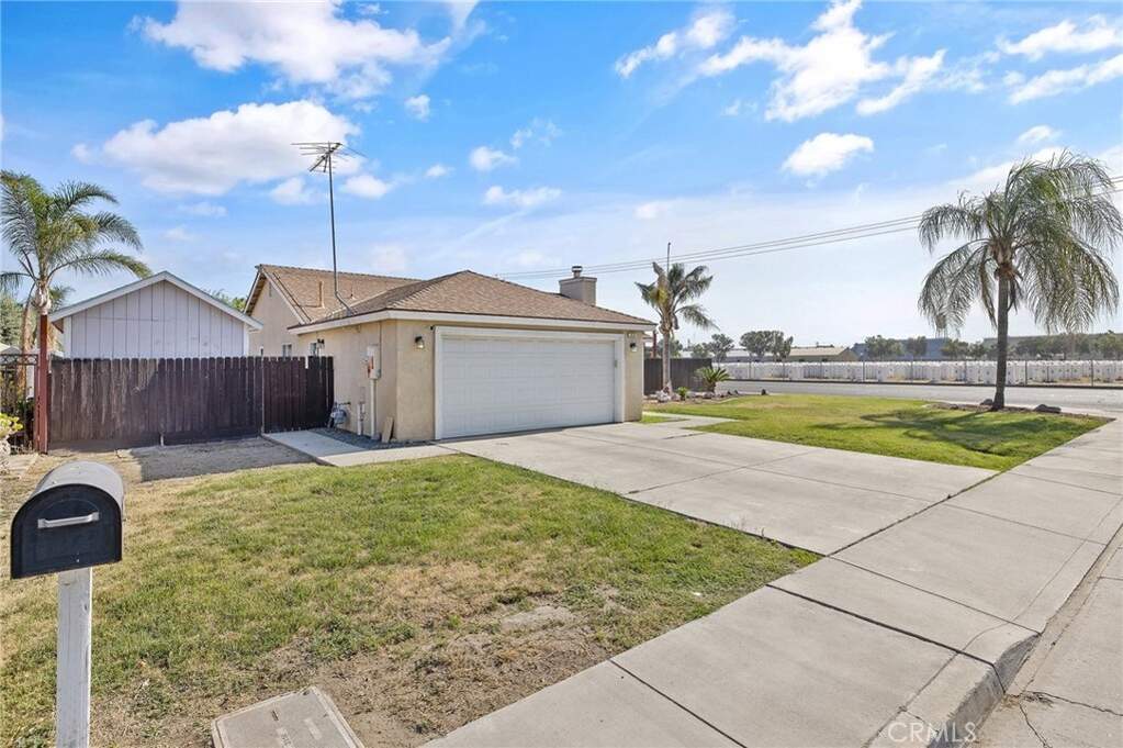 910 Mariposa Avenue, Corcoran, CA 93212
