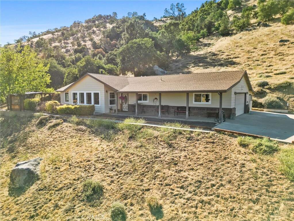 27861 Cummings Valley Road, Tehachapi, CA 93561