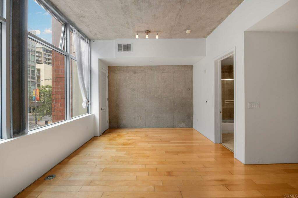 1050 Island Ave. #204, San Diego, CA 92101