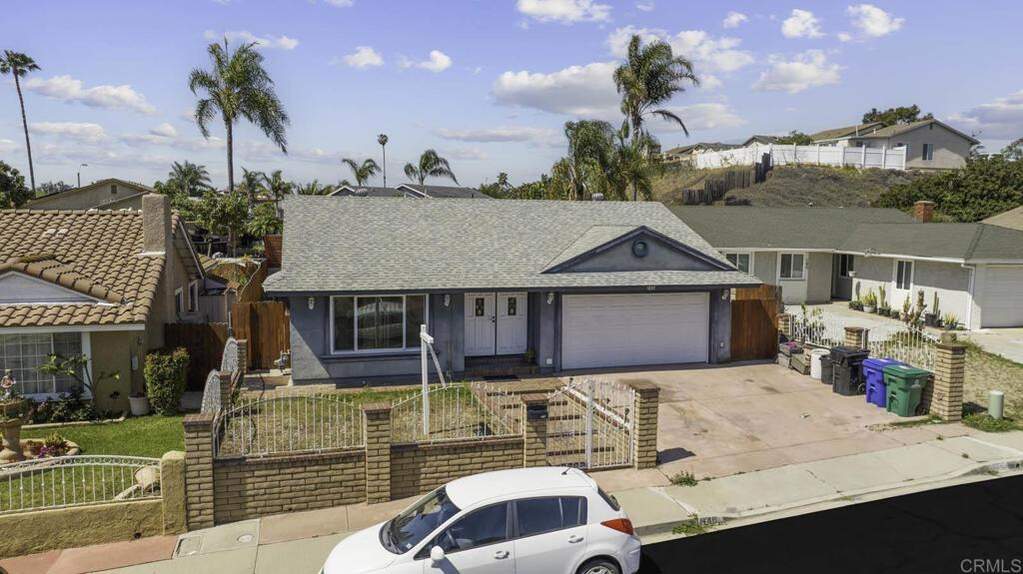 146 Padre Tullio Dr, San Ysidro, CA 92173