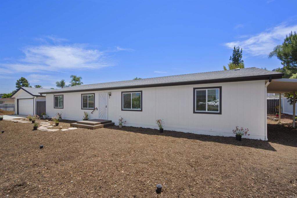 8620 Atlas View Drive, Santee, CA 92071