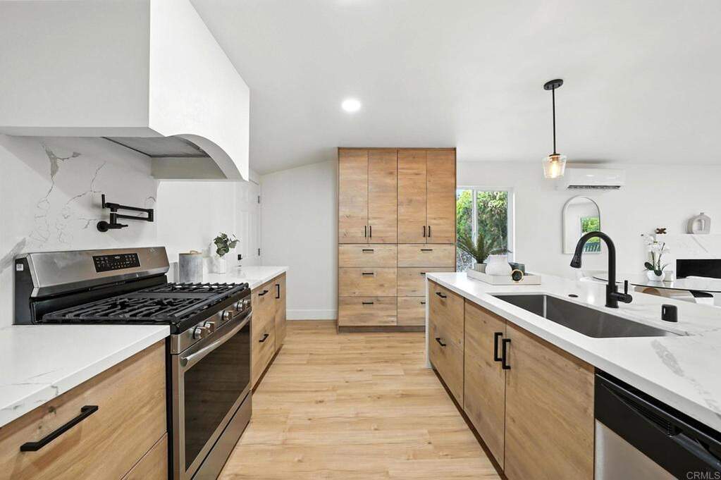 8004 Wonder Lane, El Cajon, CA 92021