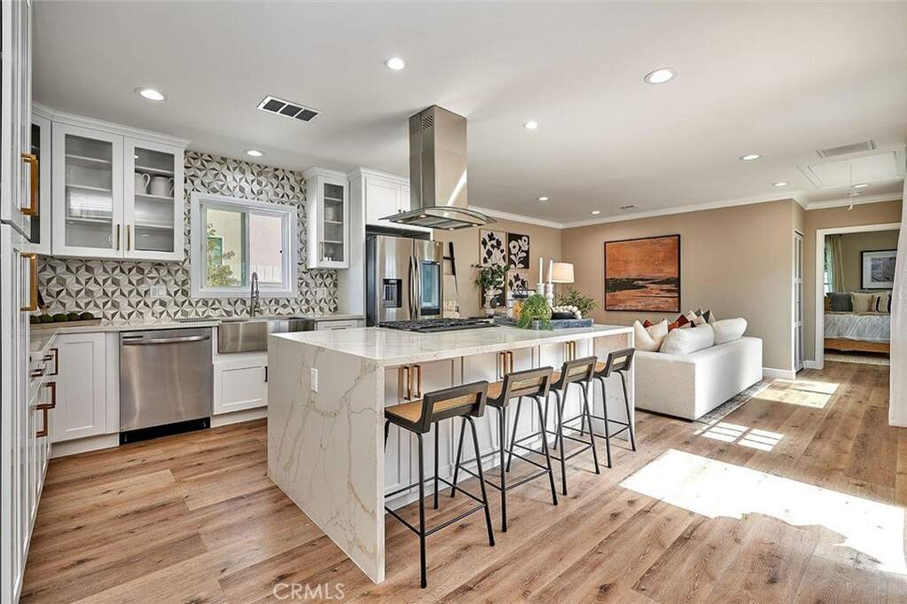 7906 Kittyhawk Avenue, Los Angeles, CA 90045