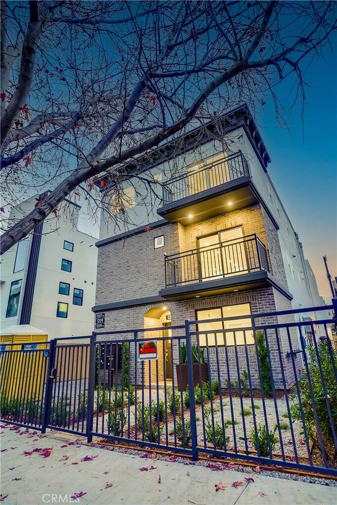 1227 N June Street, Los Angeles, CA 90038