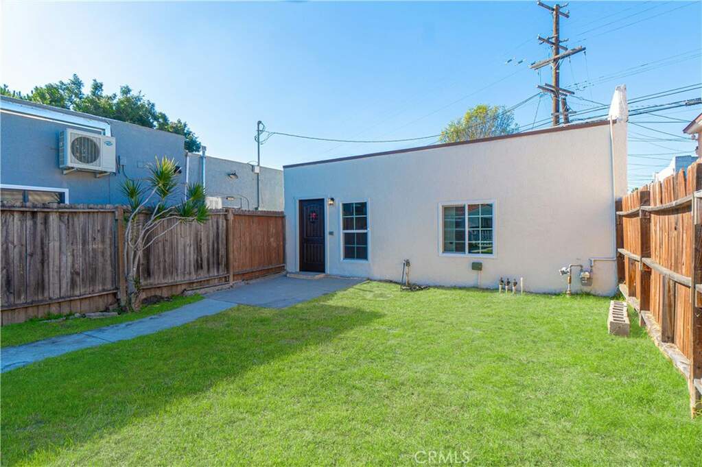 5617 Dairy Avenue, Long Beach, CA 90805