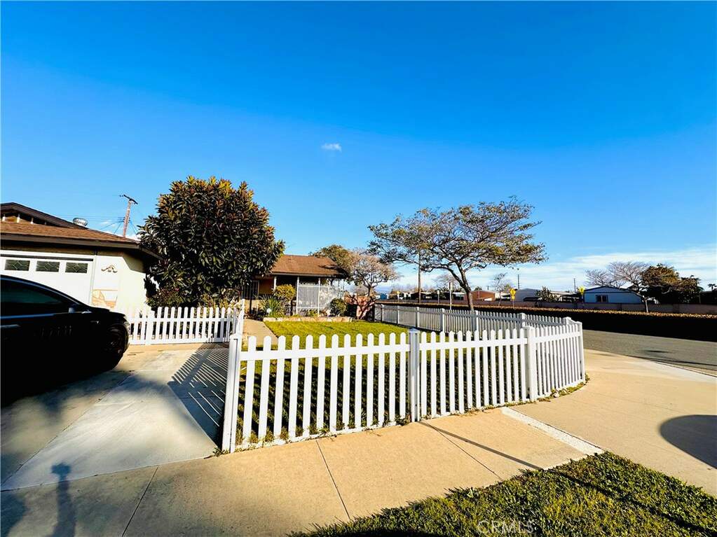 529 S Everglade Street, Santa Ana, CA 92704