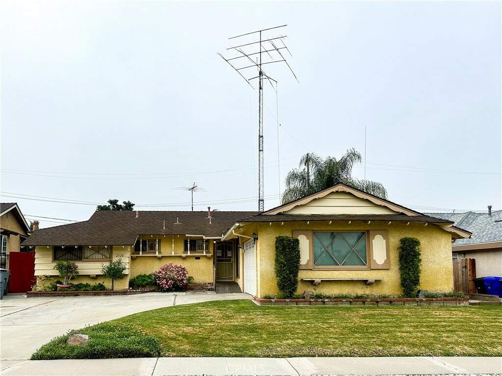 2520 Union Avenue, La Habra, CA 90631