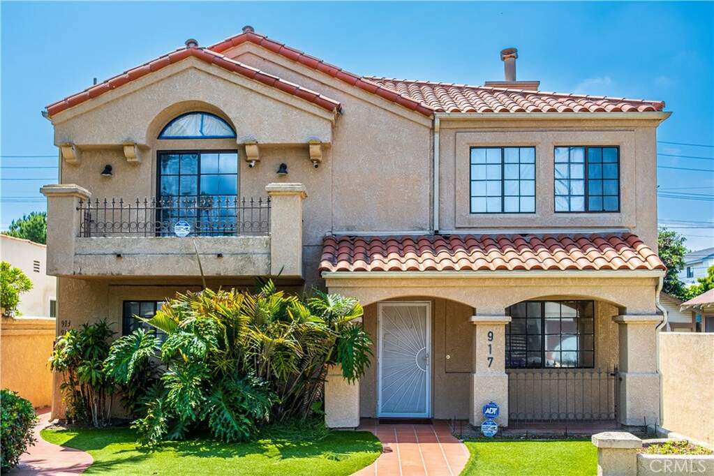 913 Euclid Avenue, Long Beach, CA 90804