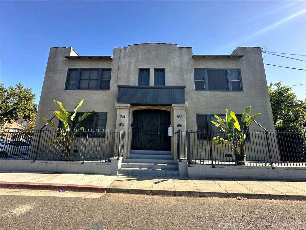 930 E 11th Street, Long Beach, CA 90813