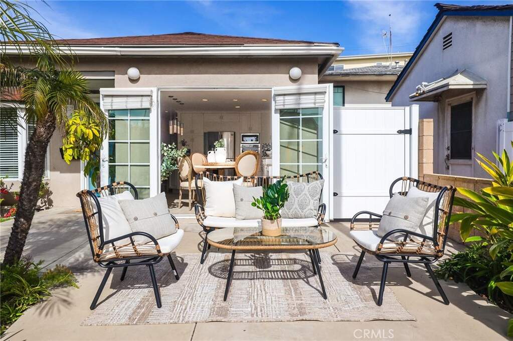221 Central Avenue, Seal Beach, CA 90740