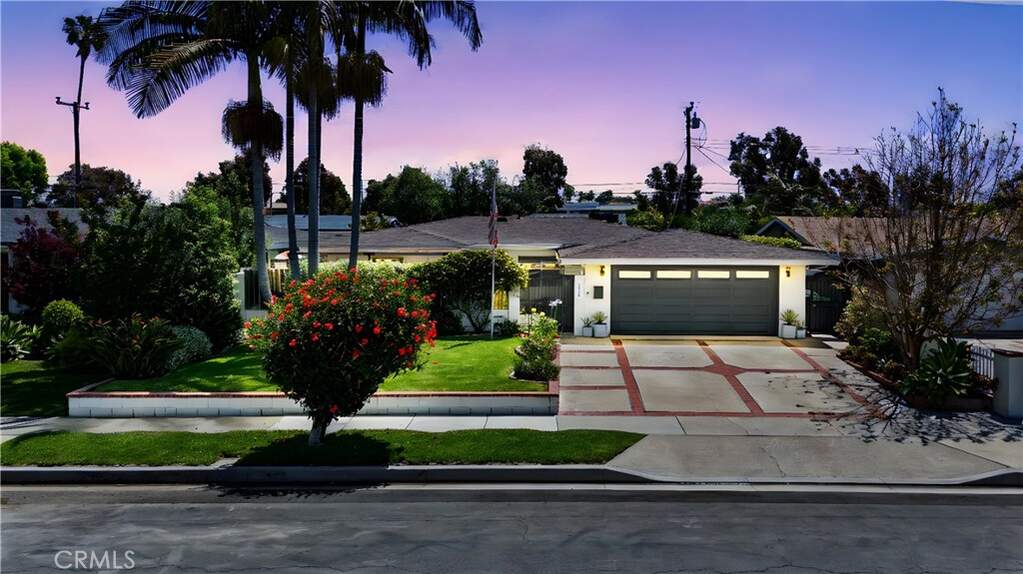 2924 Royal Palm Drive, Costa Mesa, CA 92626