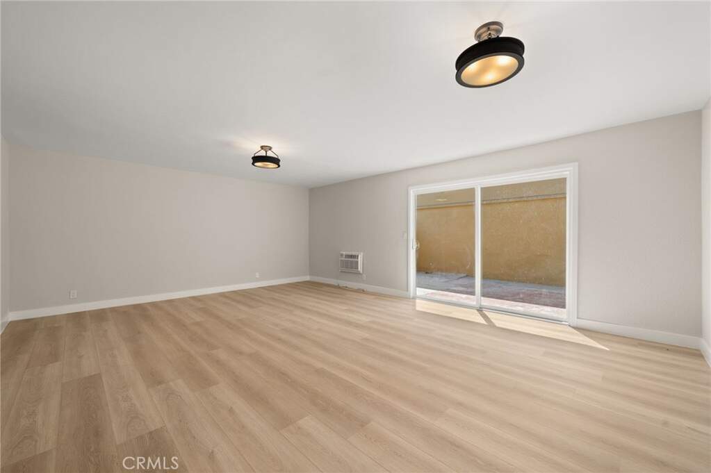 624 S Sullivan Street #8A, Santa Ana, CA 92704