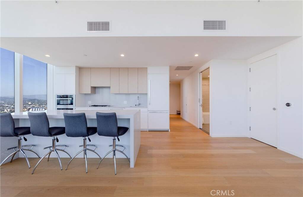 877 Francisco Street #4211, Los Angeles, CA 90017