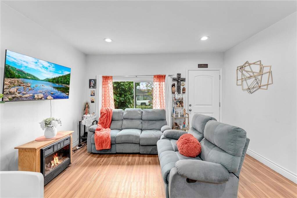 22419 Horst Avenue, Hawaiian Gardens, CA 90716