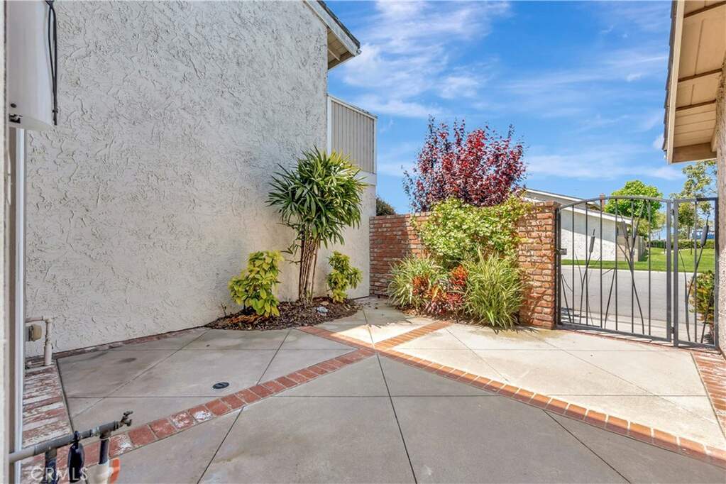 14096 Baker Street, Westminster, CA 92683