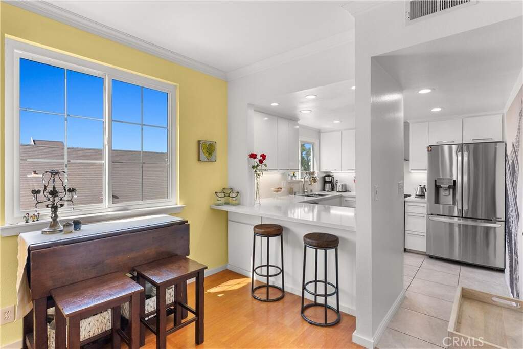 384 Redondo Avenue #205, Long Beach, CA 90814
