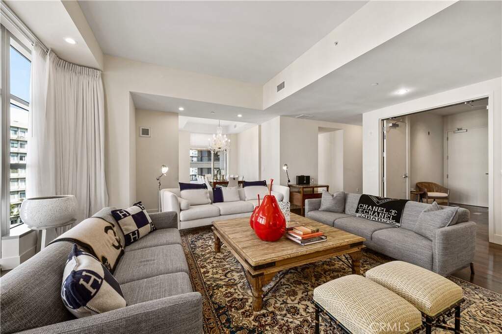10776 Wilshire Boulevard #901, Los Angeles, CA 90024
